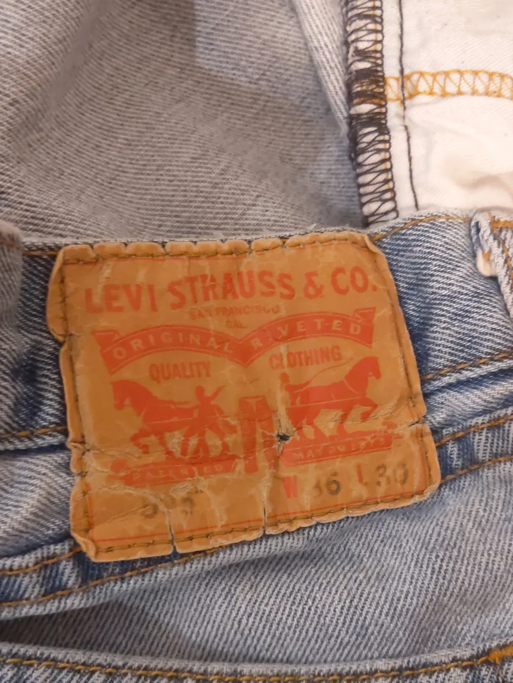 Levis 505 Mens Jeans Fits 35x29 (36x30 Tag) Regular Fit Distressed